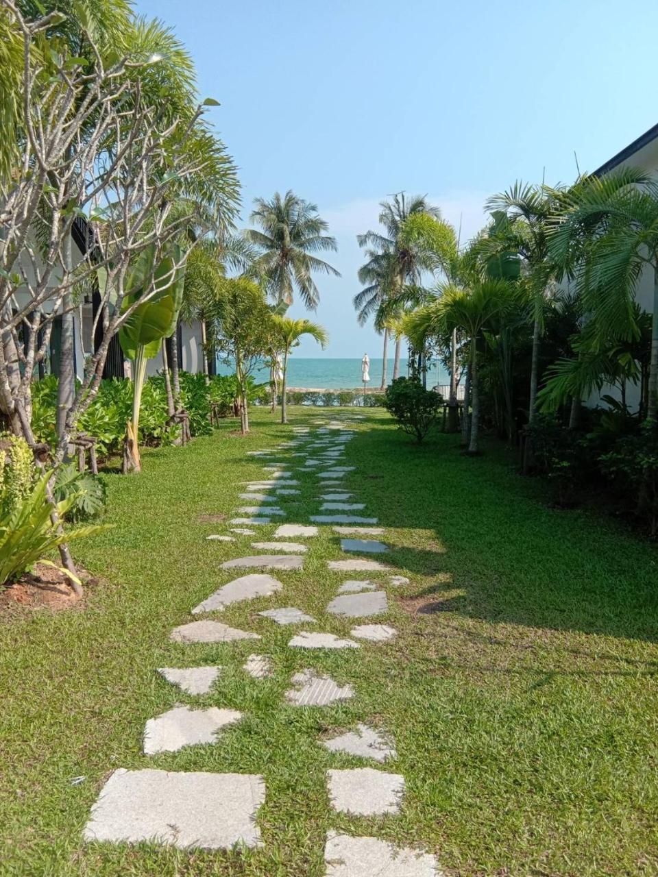 Tungtong Beach Villas Thap Sakae Exteriér fotografie